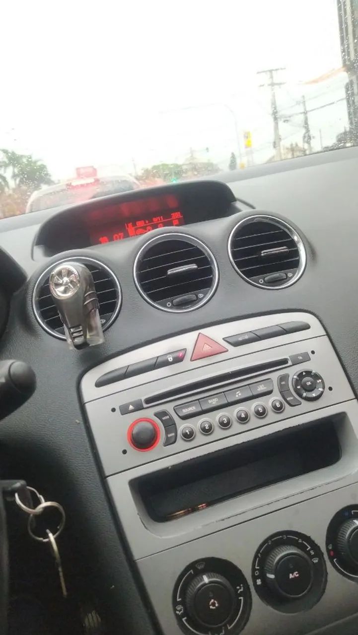 Troco por outro carro pode ser 207  - Foto 4