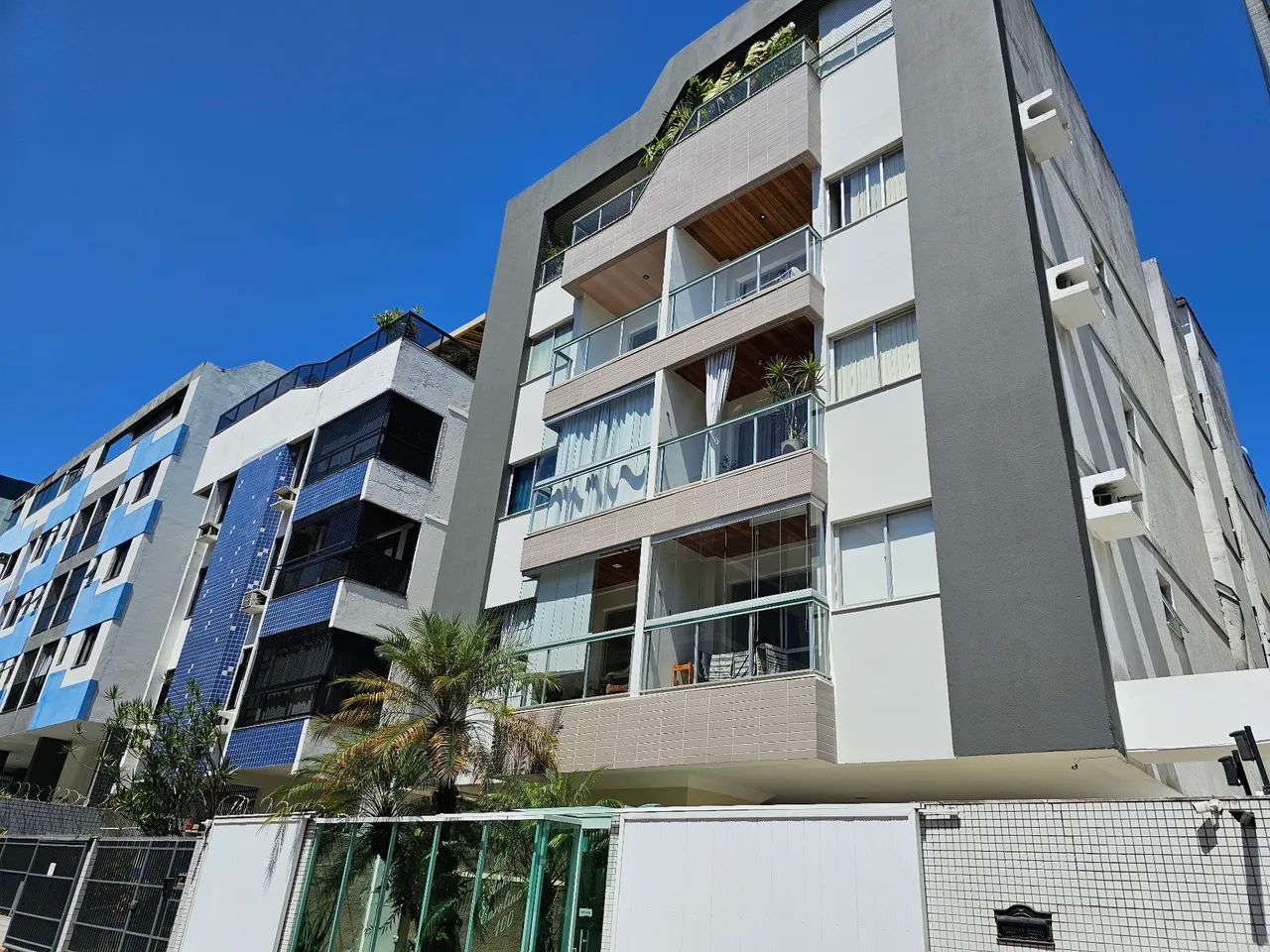 Lindo 2 quartos, 2 banheiros, elevador, varanda, sol da manhã, completamente reformado - Foto 14