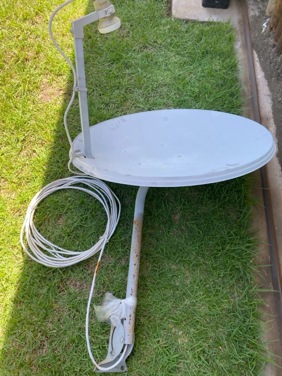 Antena Parabólica com Receptor e Fios!