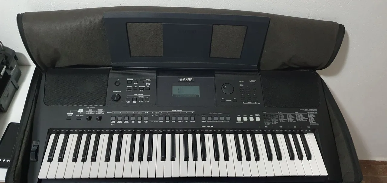 Teclado Yamaha E463