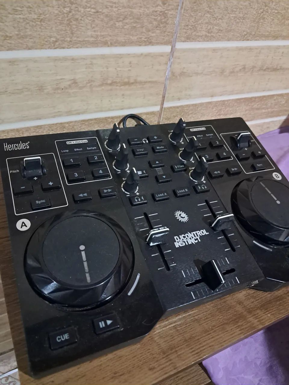 Mesa de DJ Hercules DJControl Instinct - Foto 2