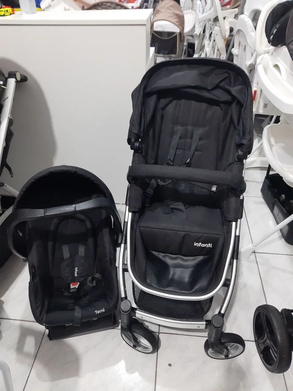 Carrinho de bebê Infanti epic novinho  R$:1.199 em até 10 vezes sem juros no cartão 