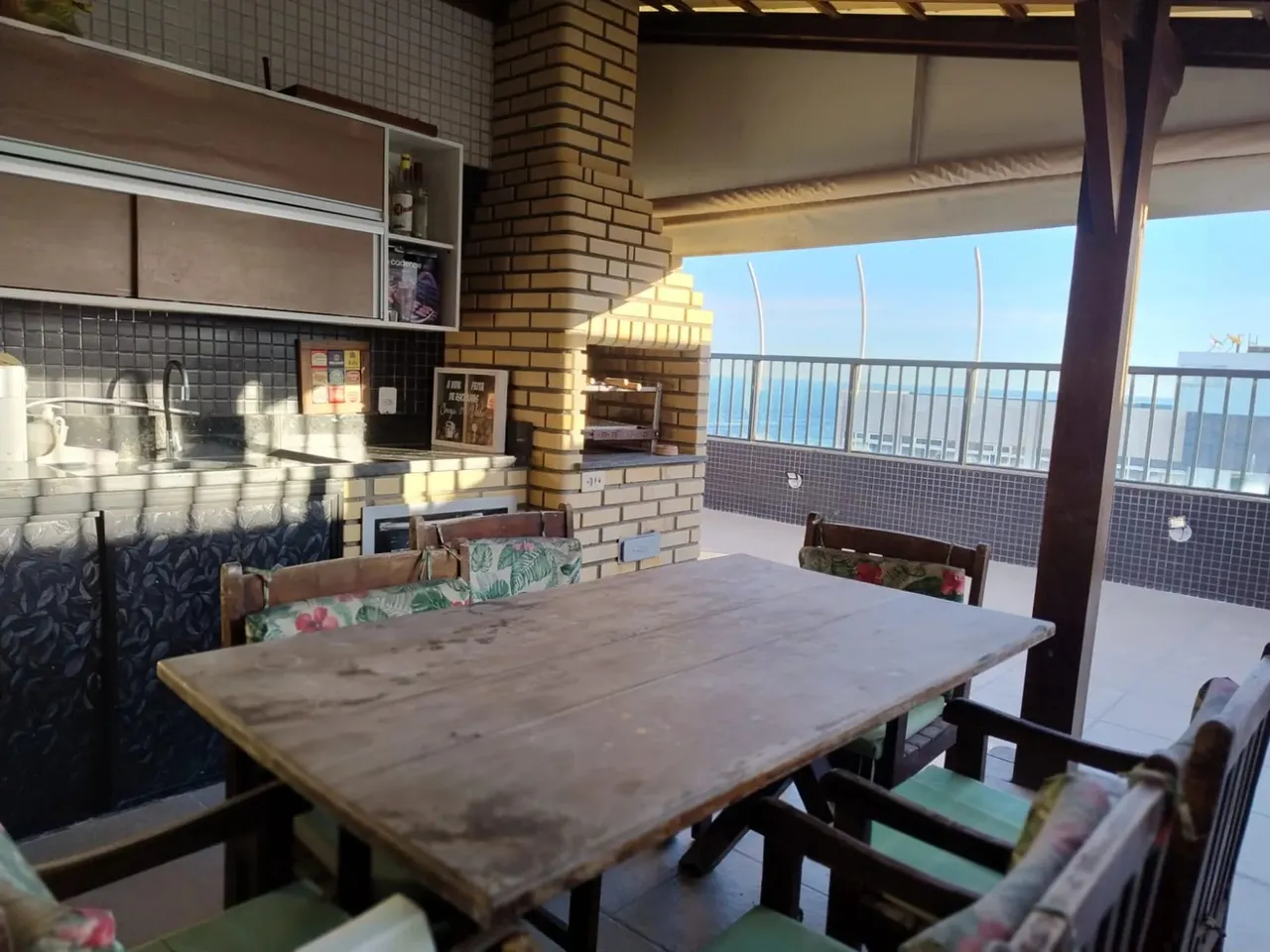 VENDO COBERTURA 4/4 COM 2 SUÍTES- 212M- RESIDENCIAL COSTA BLANCA- PITUBA- 2 VAGAS- VISTA M