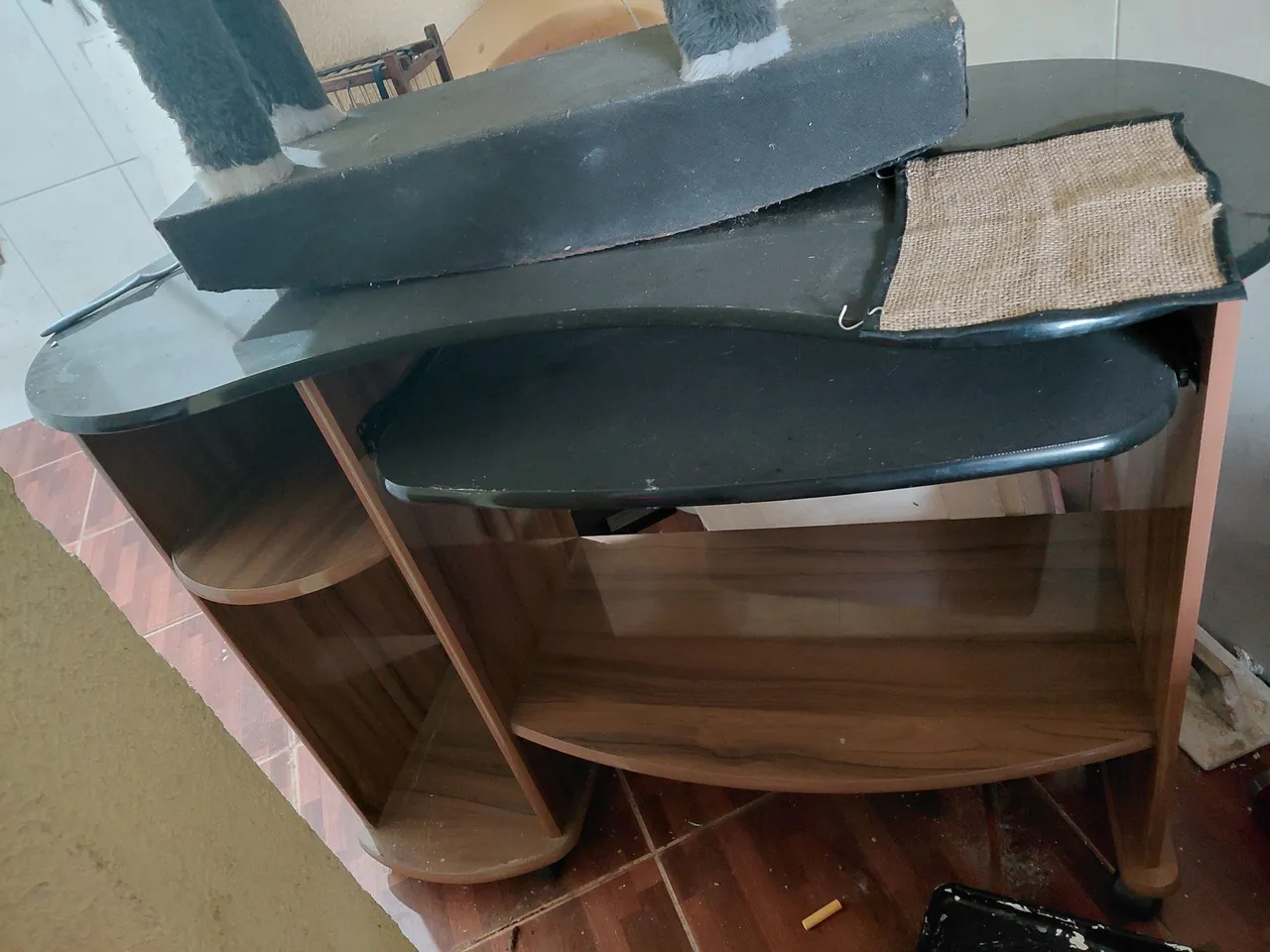 Mesa de escritório/computador - Ótimo estado!