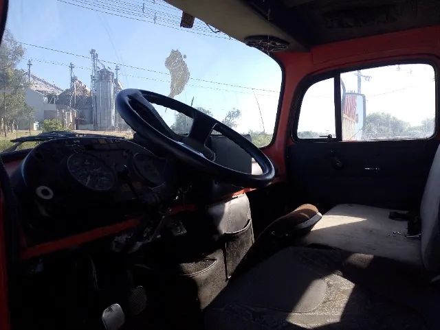 Caminhão a venda 