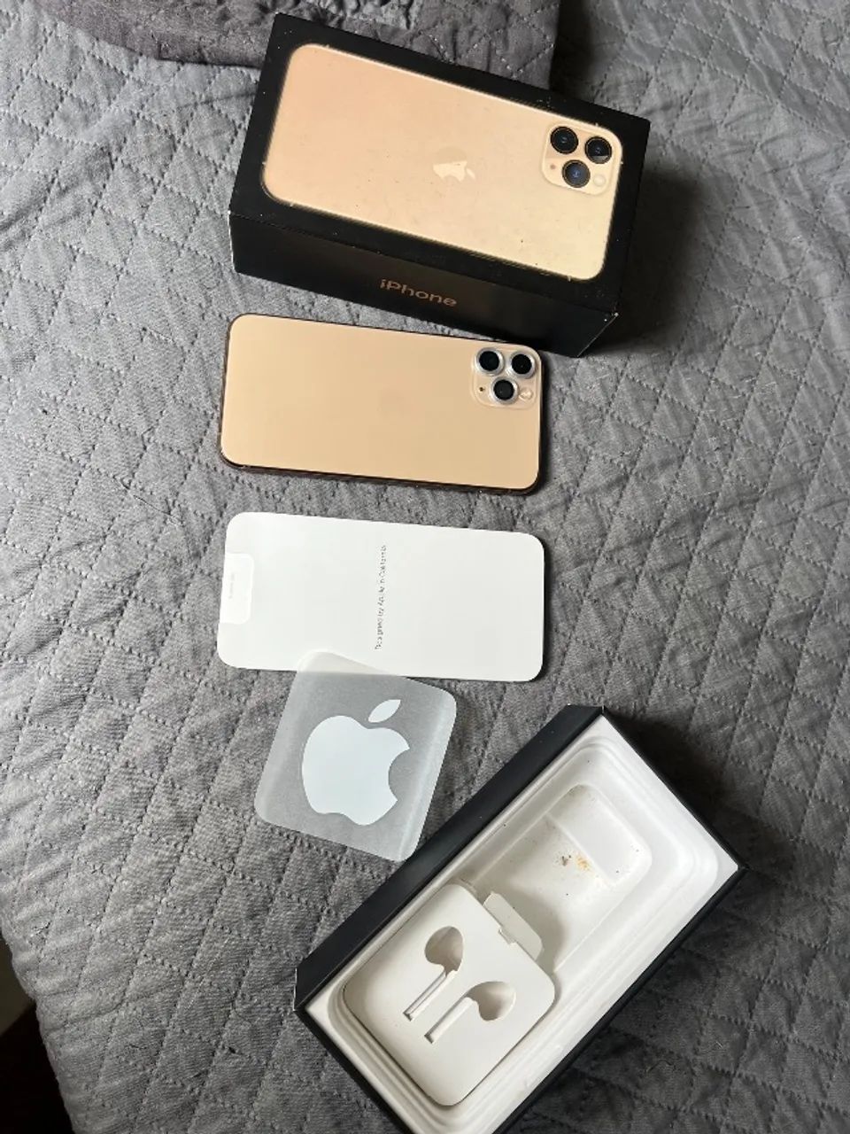 iPhone 11 PRO 64GB com caixa todo original - Celulares e