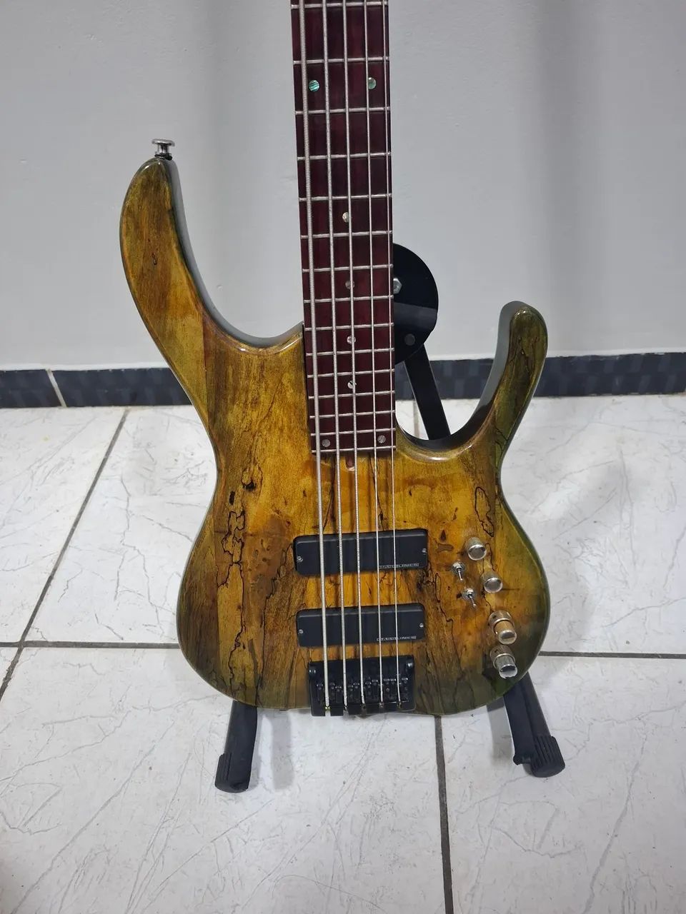 Contra baixo Luthier