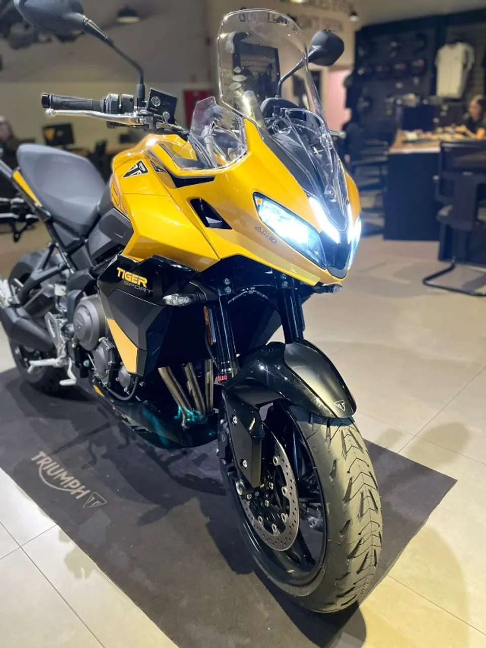 Nova Tiger 800 Sport 2025: até 234 km/h, consumo de 22 km/l e preço de R$ 69.190