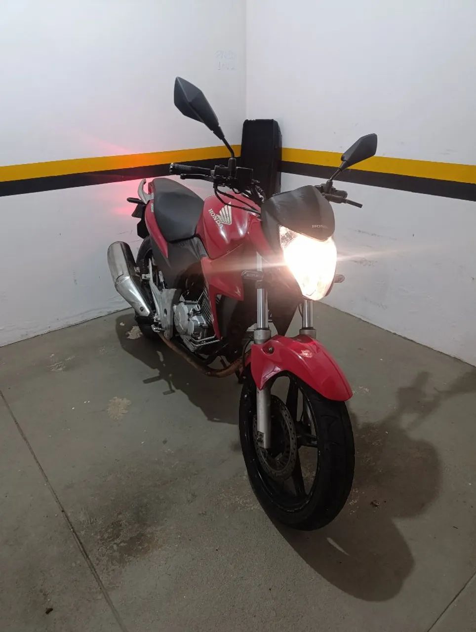 CB300 R baixo km