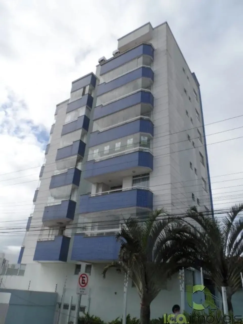 APARTAMENTO SEMI- MOBILIADO COM OTIMA LOCALIZAÇÃO EM BARREIROS !!!