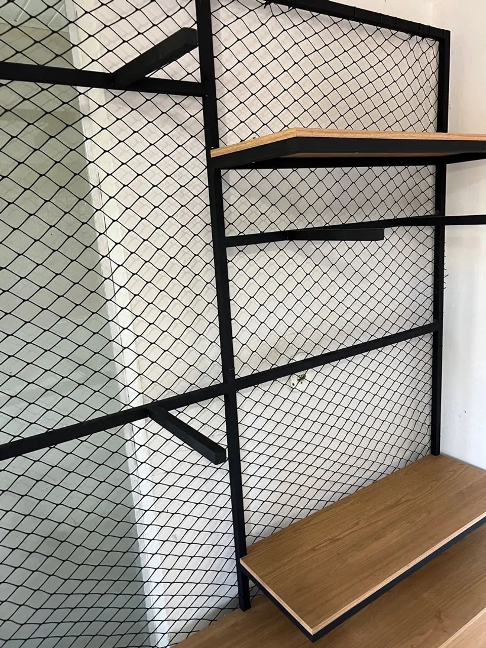 Móvel Industrial de loja com prateleiras e gavetas Mdf com tela - Novo - Foto 3