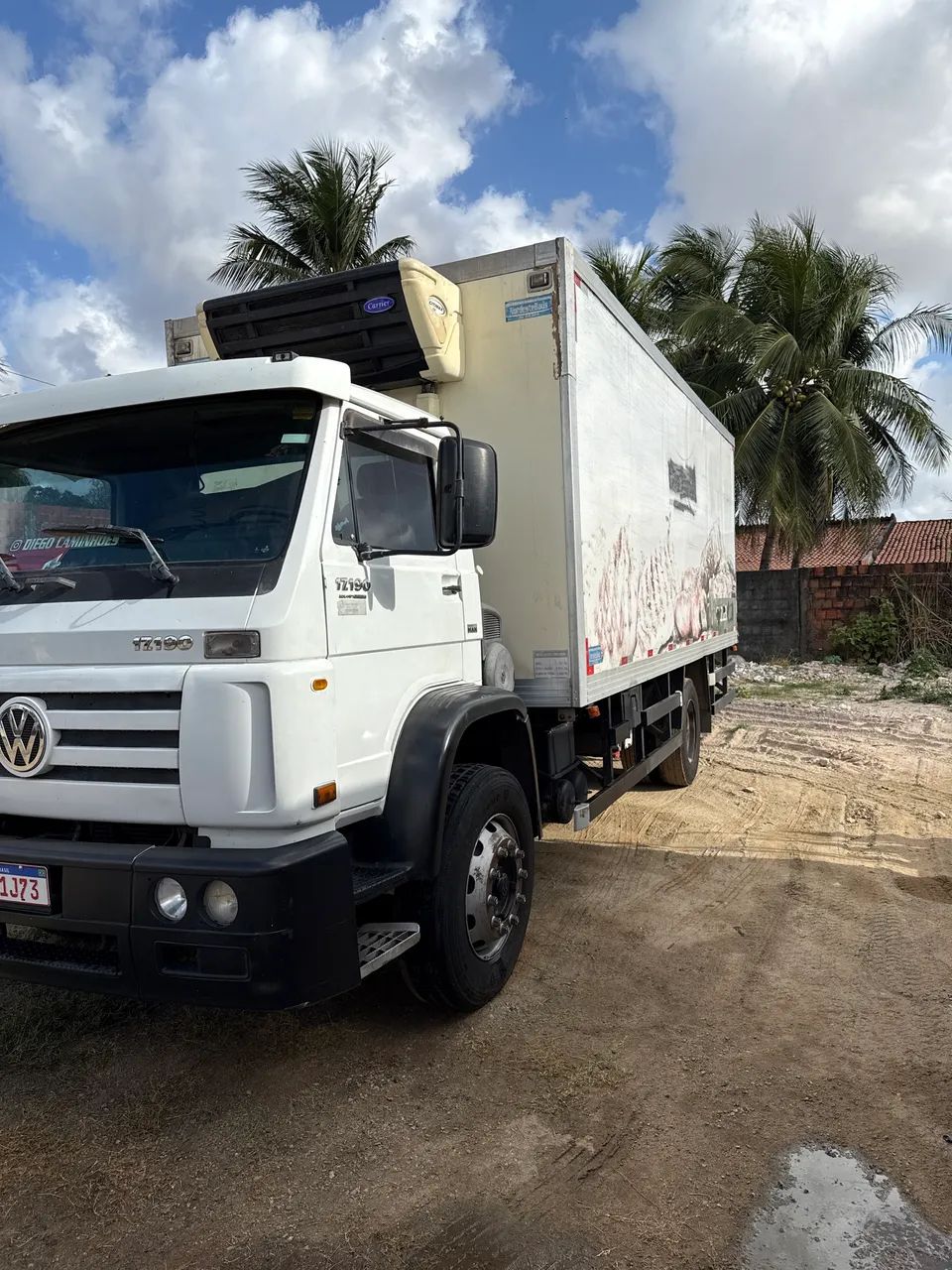 Vendo caminhão baú frio tudo revisado  - Foto 2