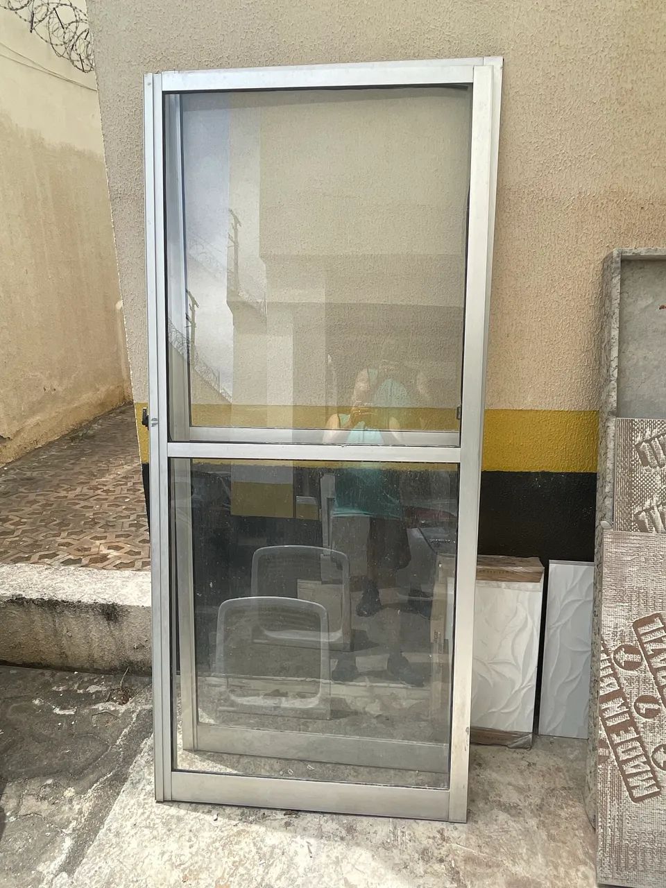 Porta de correr armação de alumínio  - Foto 6