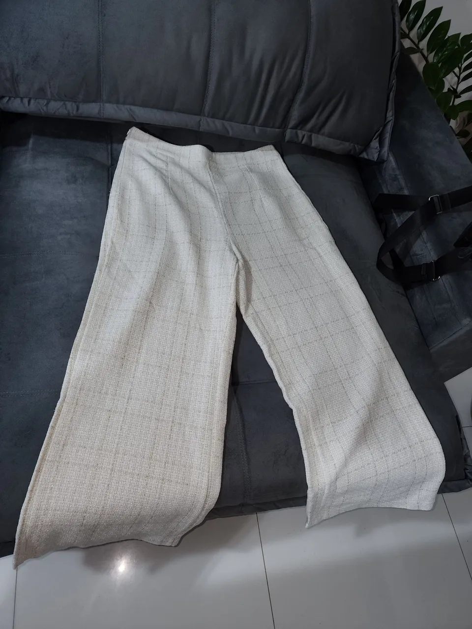 Calça Wide Leg Bege com Textura