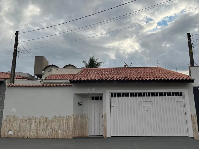 Aluga-se - Jd Flórida - casa 3 dorm, 1 suite, garagem 3 carros, área churrasco grande..