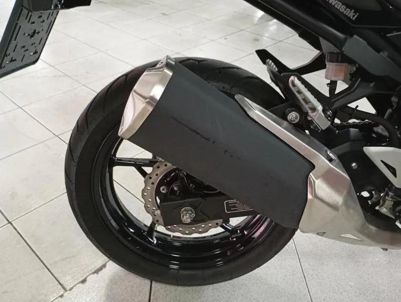 KAWASAKI Z 400 2024 - Foto 5