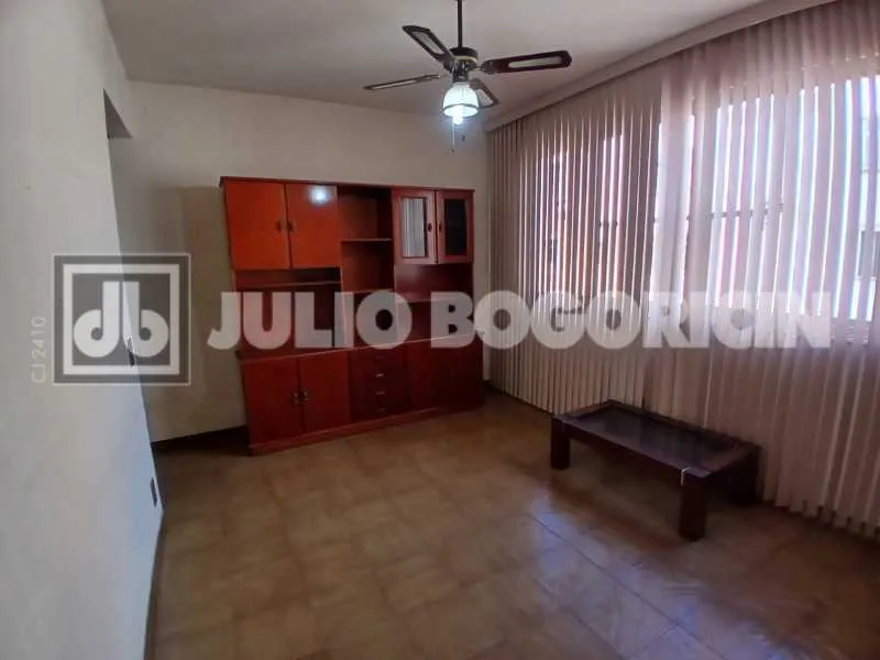Apartamento no Pechincha 74m², 2 Quartos Com Dependêcia Completa e 1 Vaga