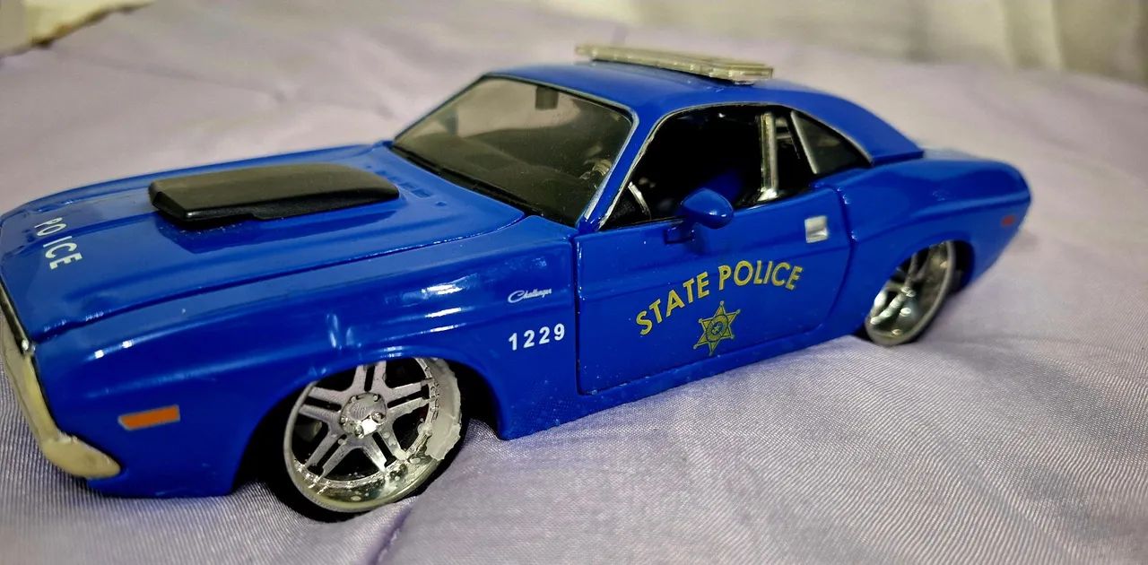 Miniatura Carro de Polícia - 1:24