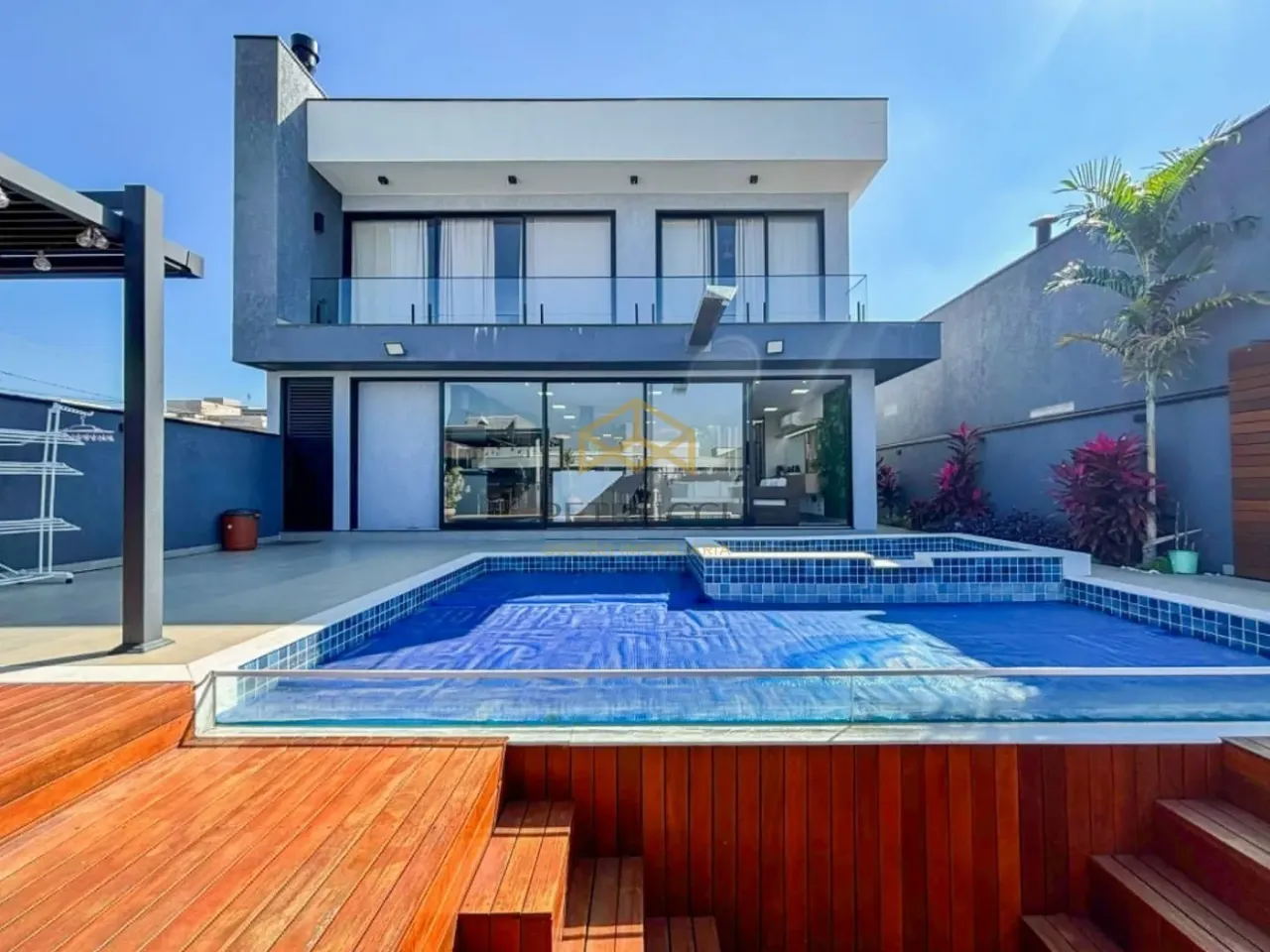 SOBRADO MOBILIADO PARA VENDA OU LOCAÇÃO, CONFORTO, ESTILO E SOFISTICAÇÃO.