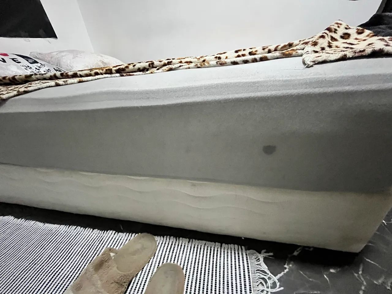 Vendo cama solteirão 64960483740546123