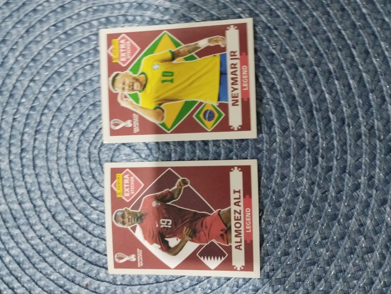 Cartas de Futebol Neymar Jr e Almoez Ali - Coleção Panini