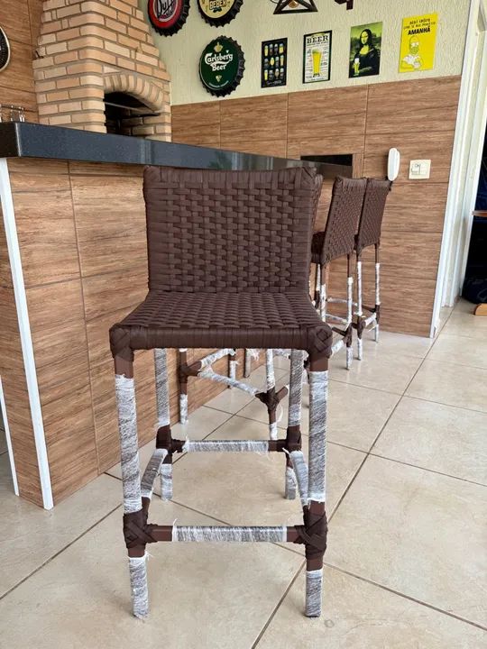 Banquetas em alumínio toda revestida em corda nautica marrom 590 cada - Foto 4