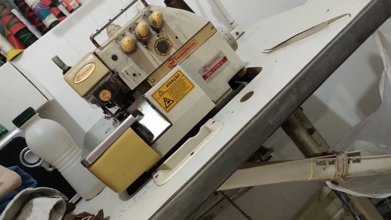 Máquina de costura  - Foto 3
