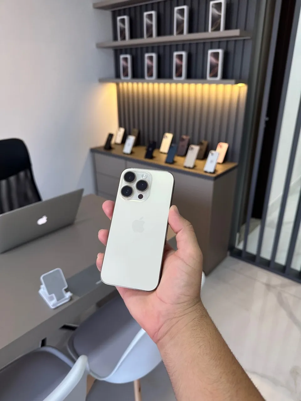 iPhone 14 pro 128 gigas dourado com garantia 