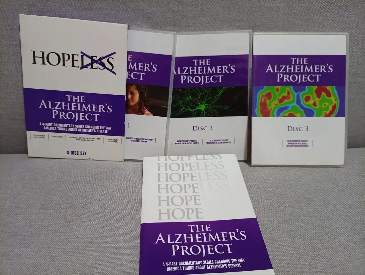 PROJETO ALZHEIMER CONTEM 3 DVDS IMPECÁVEL EM INGLÊS  - Foto 4