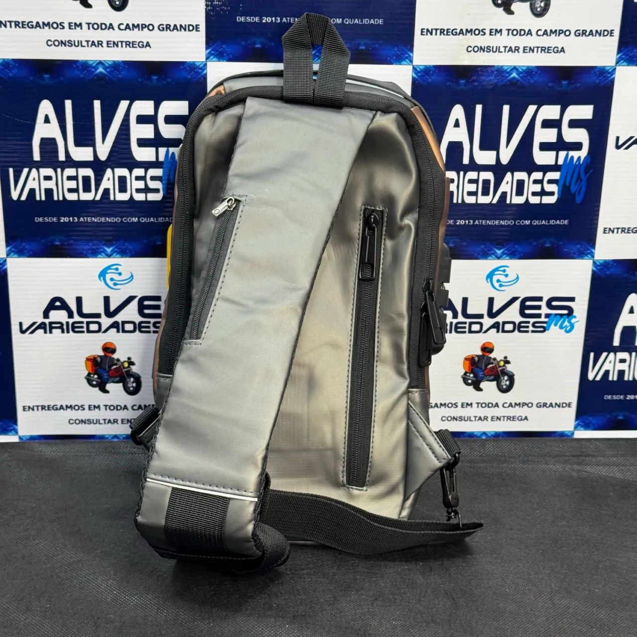 Bolsa de peito pochete transversal com cadeado senha - Foto 5