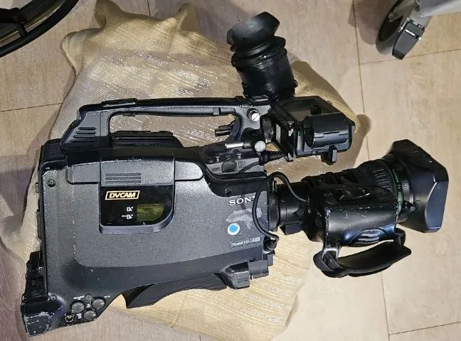 câmera sony dvcam modelo DSR-400. Lente com duplicador - Foto 4