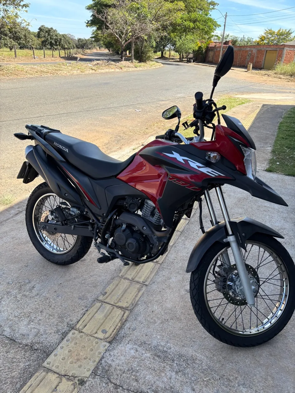 Moto XRE 190 bem conservado 2 dono peneus novos em dias só transferir