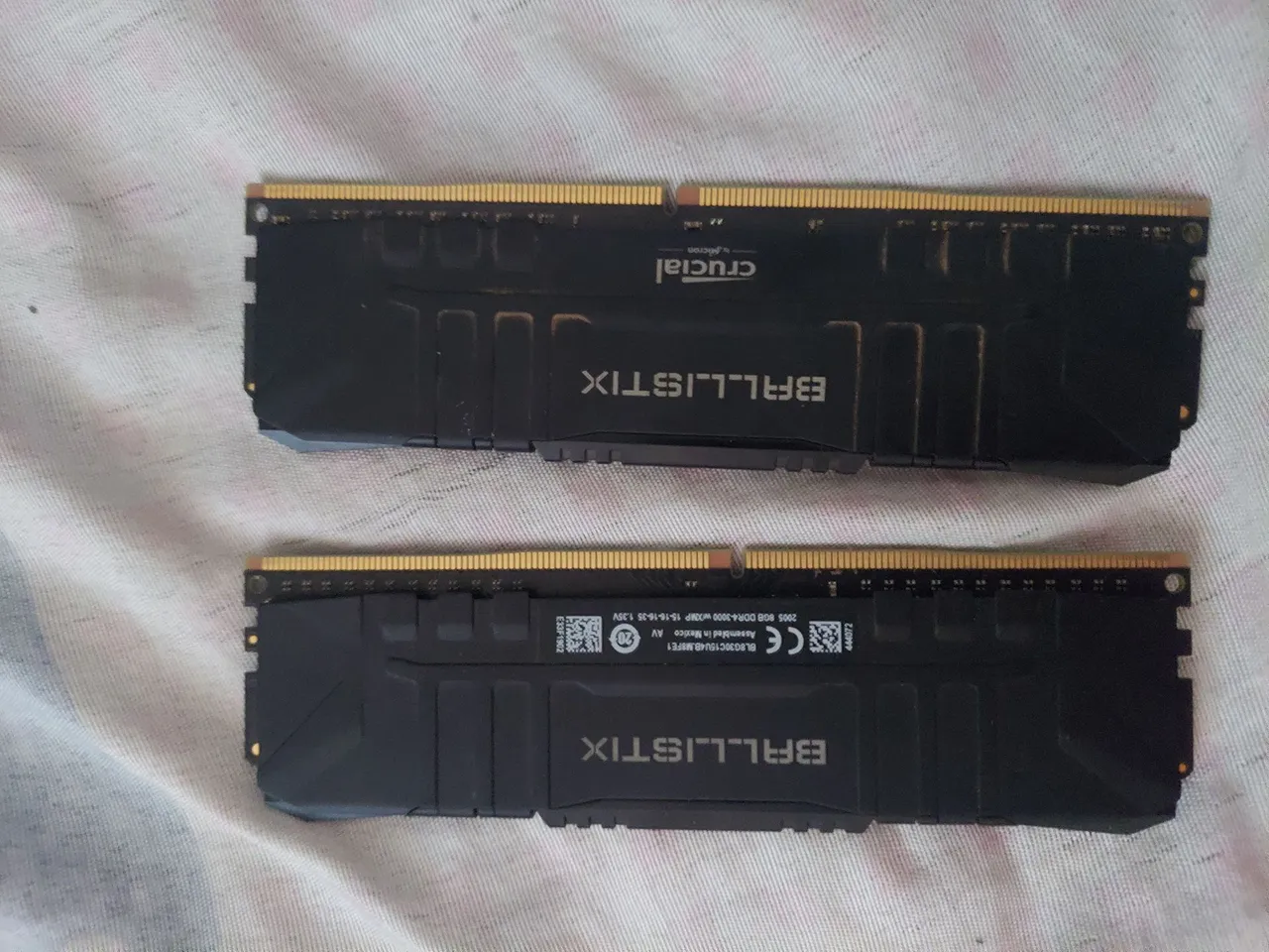 2x 8GB Crucial Ballistix DDR4 3000MHz
