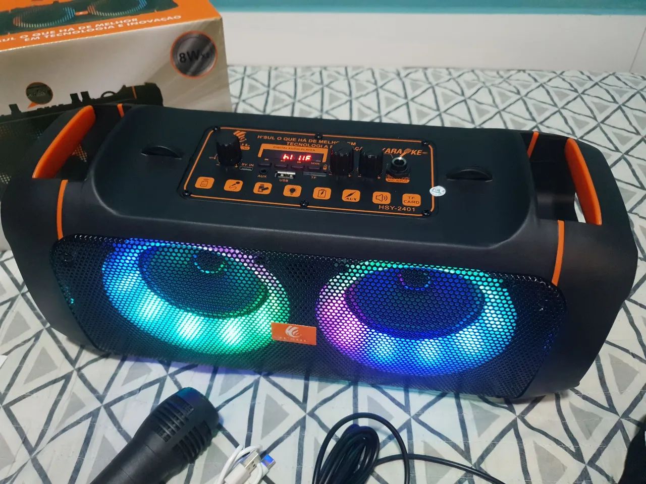 Caixa de Som Bluetooth com Microfone, controle remoto e alça - 16w - 38cm - Foto 4