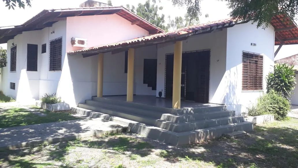 Casa posição Norte/Nascente em terreno de 916 m2, esquina, na rua Vicente Lopes.