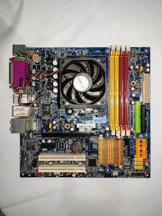 Kit Placa-Mãe Gigabyte GA-M61PM-S2 + AMD Athlon X2 64 + 4GB + HD40GB