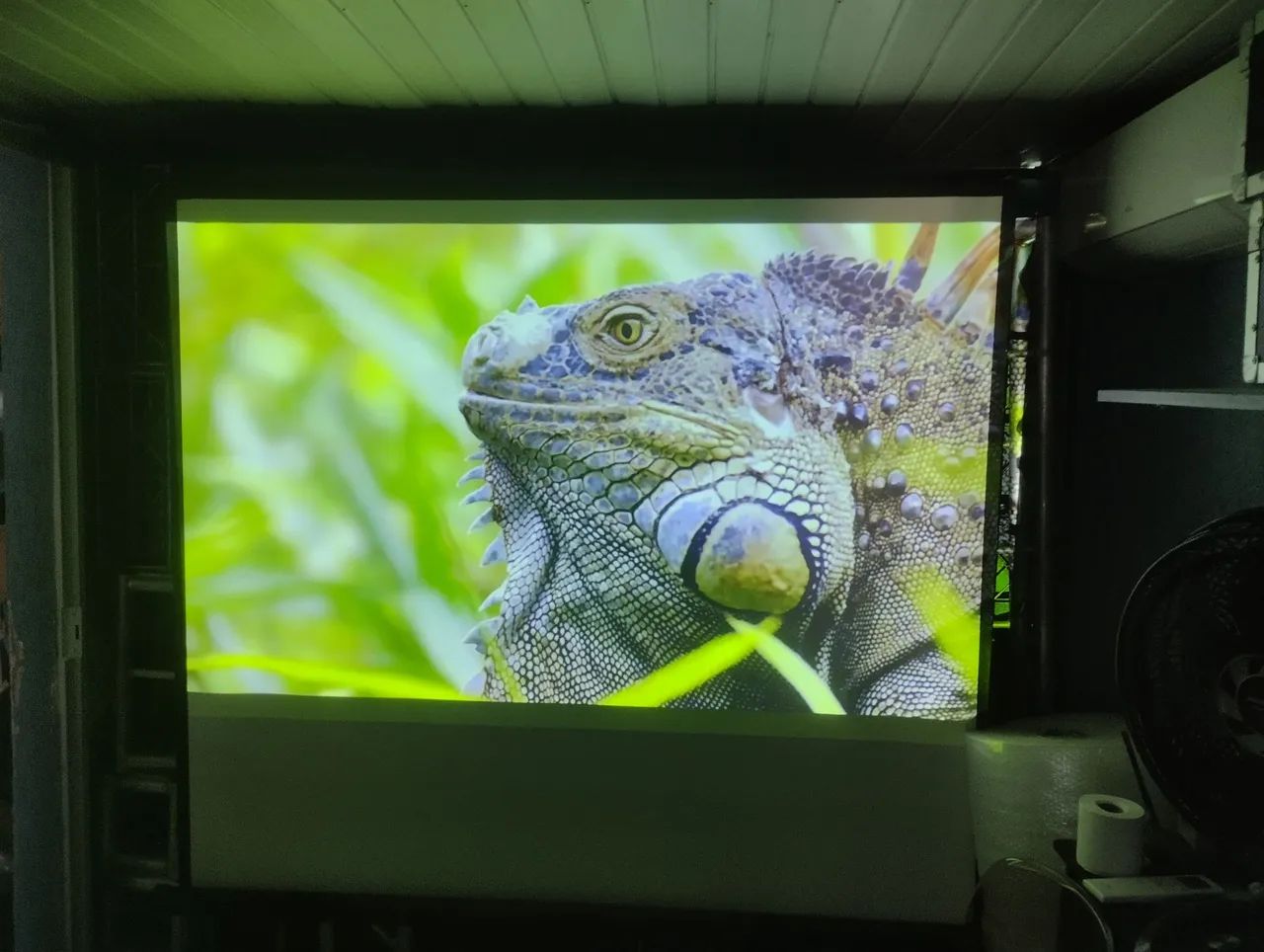 Projetor Casio a laser e led híbrido com 3000 Ansi lúmens  - Foto 2