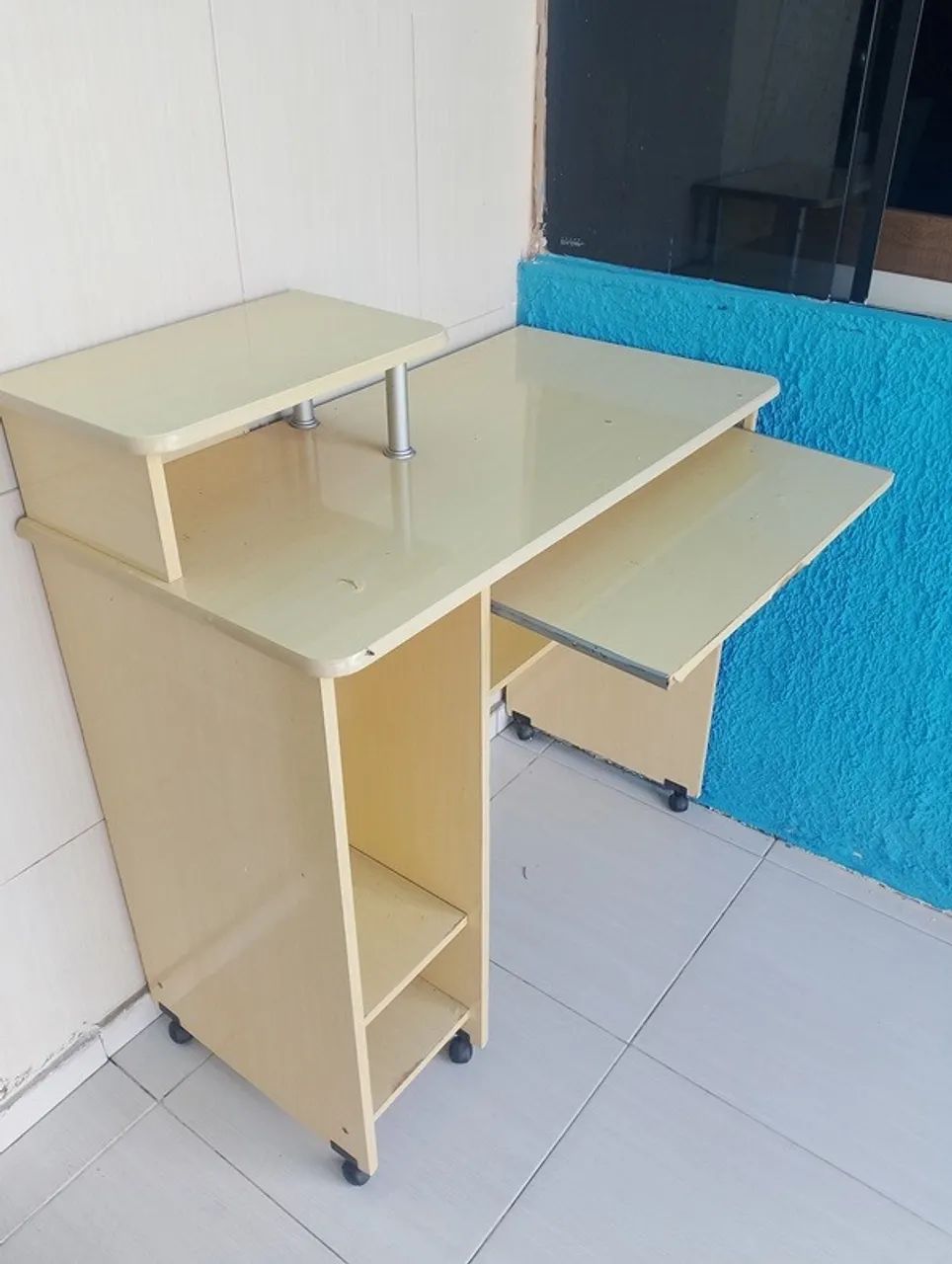 Escrivaninha para computador - Mesa para computador64739360906370122
