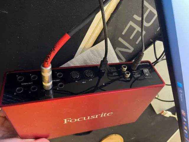Interface de Áudio - Focusrite 18i8 64352405826563122