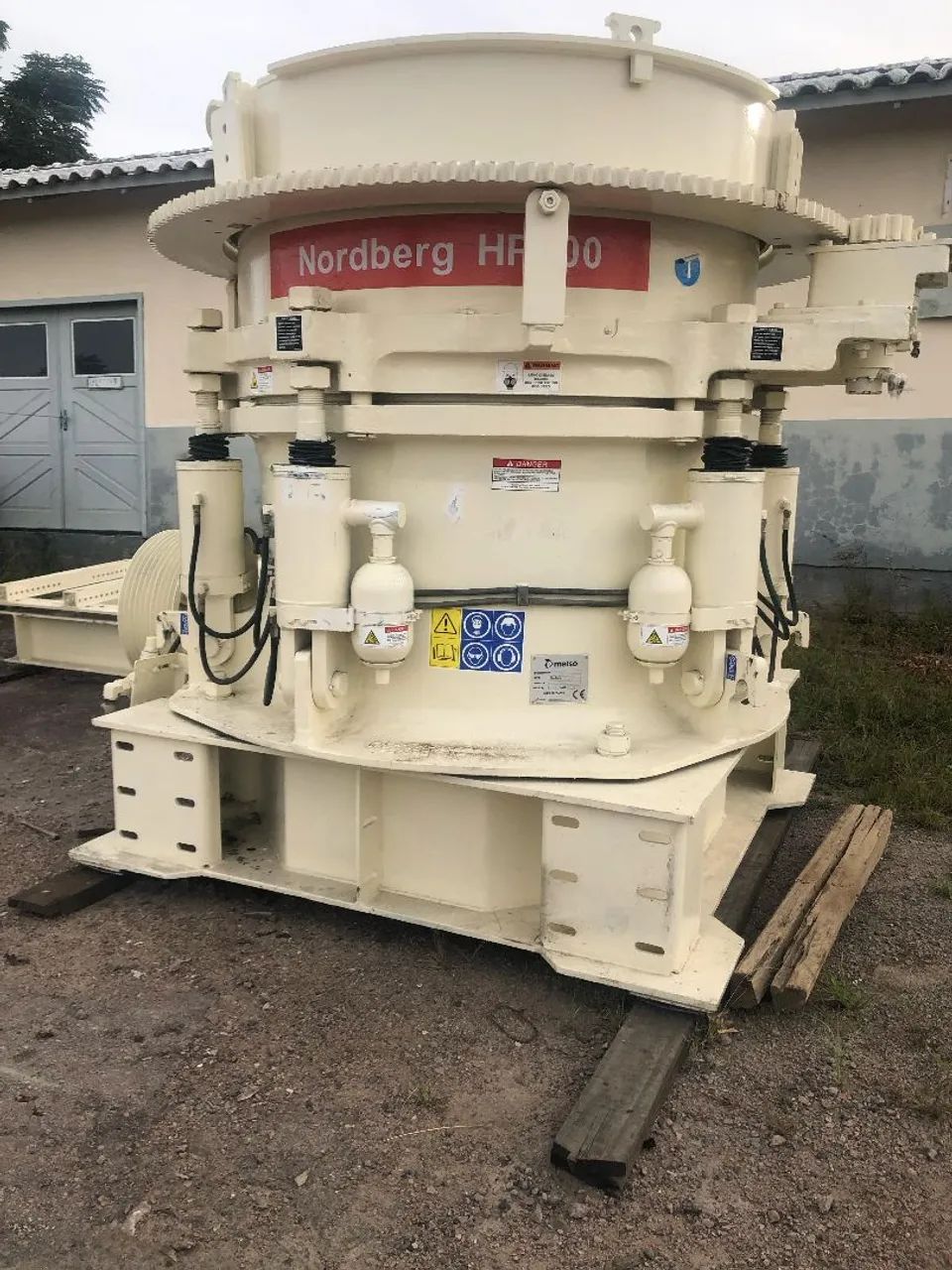 Britador Cônico HP300 Metso - Foto 2