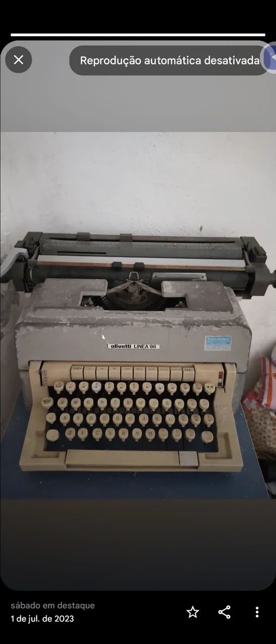 Máquina de escrever Olivetti 