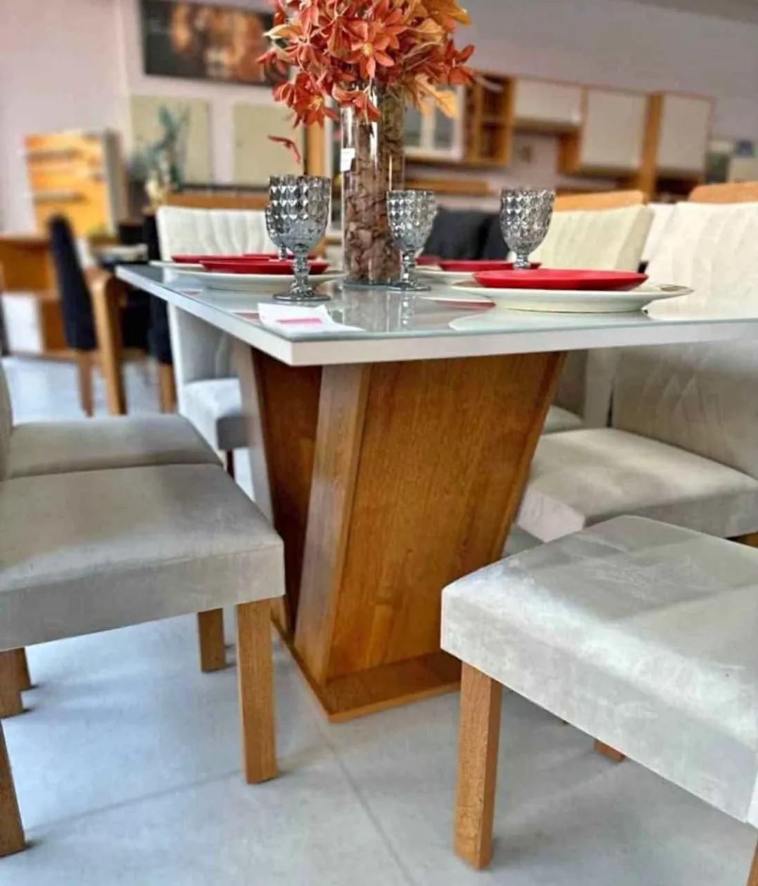 Mesa de Jantar de Madeira com 6 Cadeiras