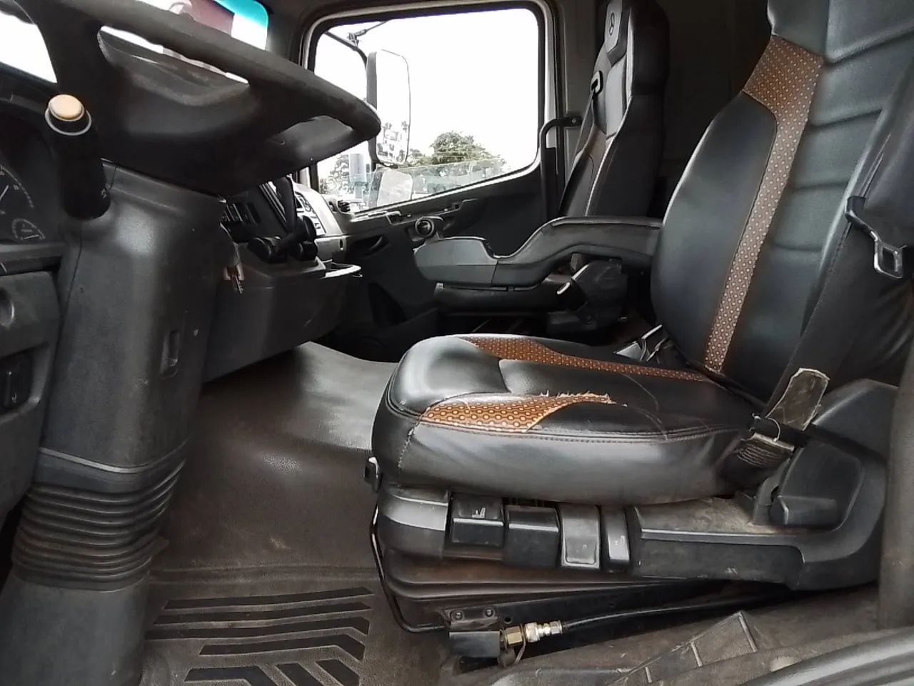 Mercedes-Benz Axor 3344 S/33 6X4E5 2019/2019 Vamos Seminovos RIBEIRAO PRETO - Foto 7