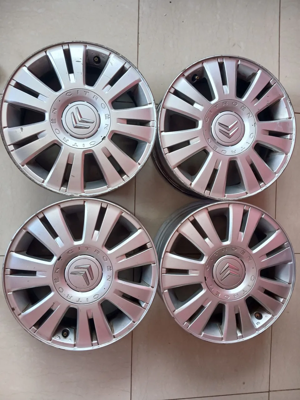 Rodas de liga leve Citroen originais 15 polegadas