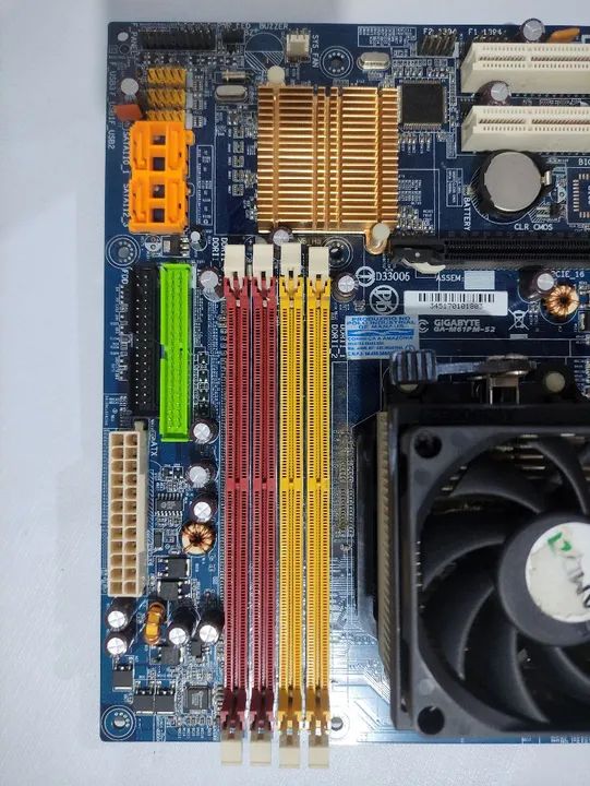 Kit Placa-Mãe Gigabyte GA-M61PM-S2 + AMD Athlon X2 64 + 4GB + HD40GB - Foto 2