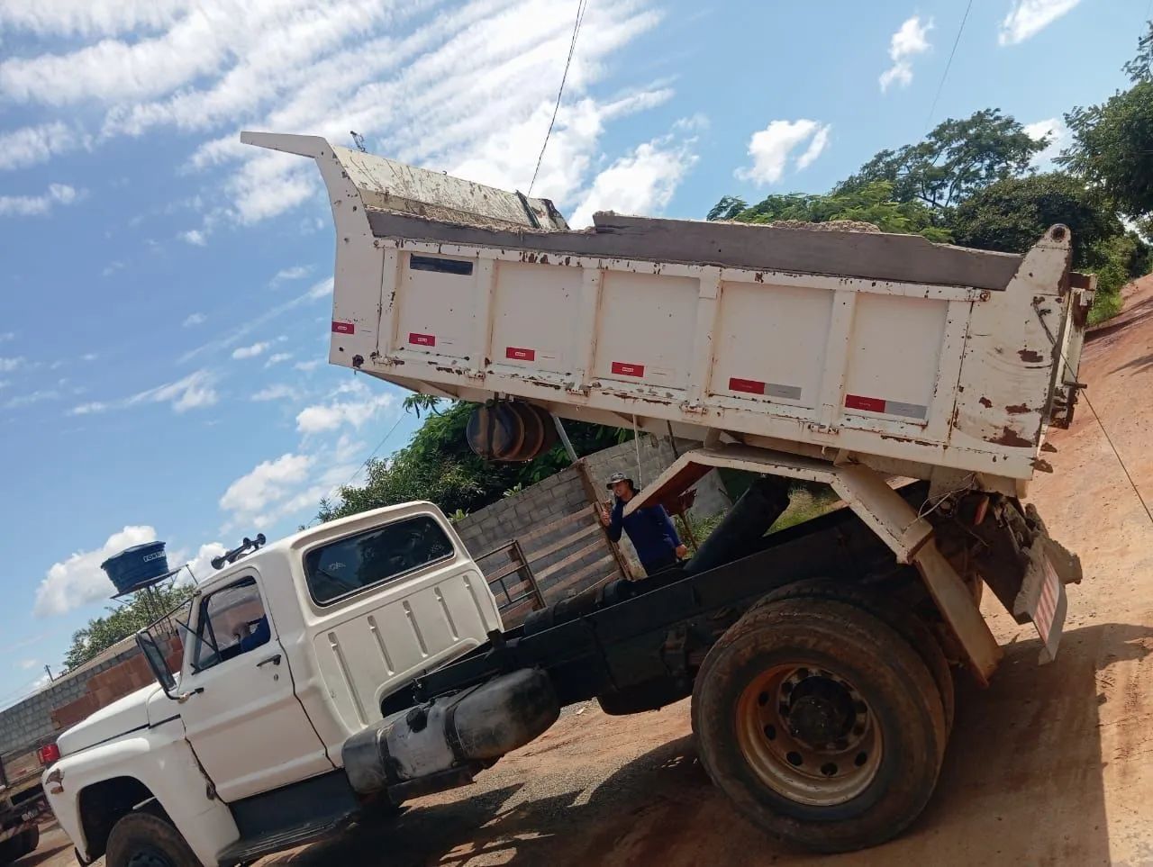Caminhão F14000