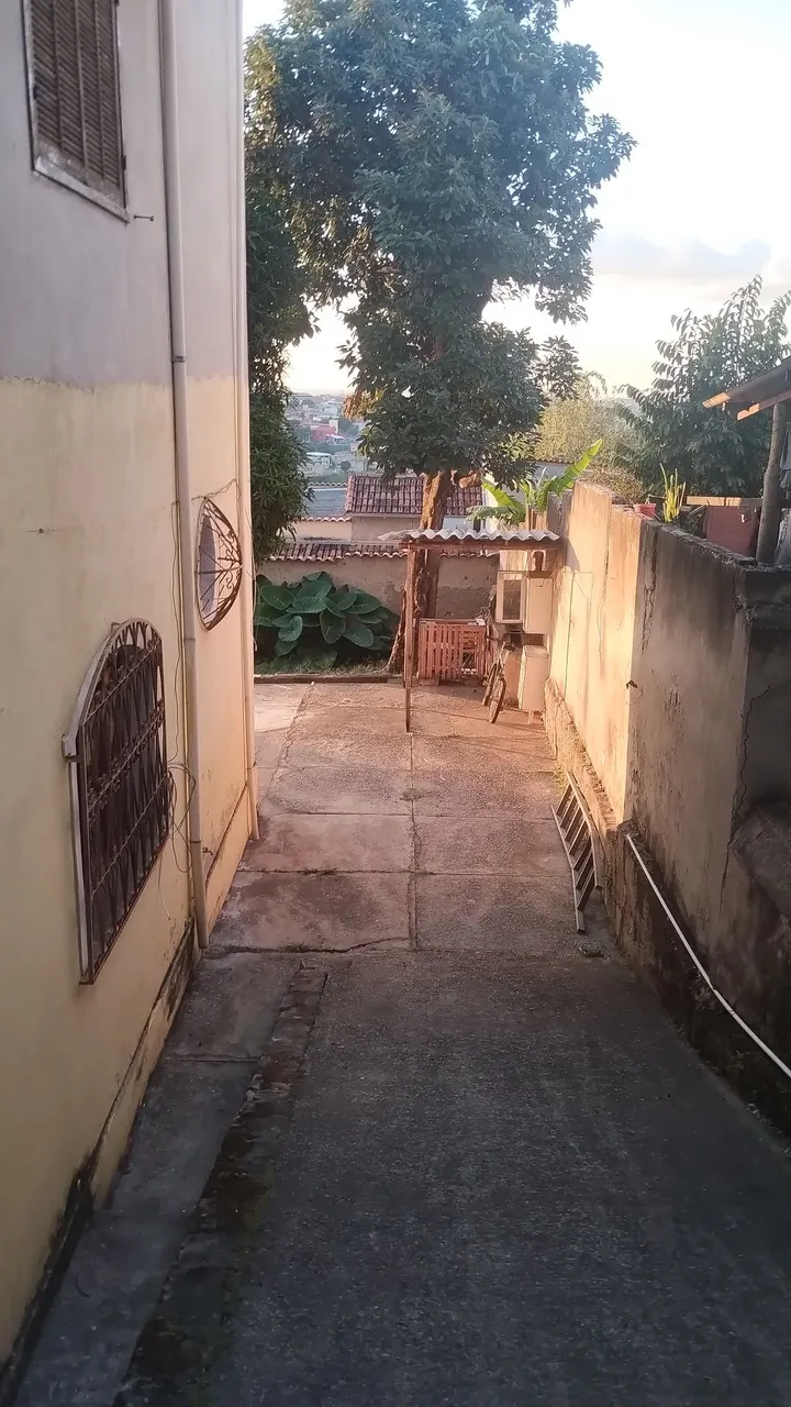 Aluga casa no milionários tratar com Márcia telefone *