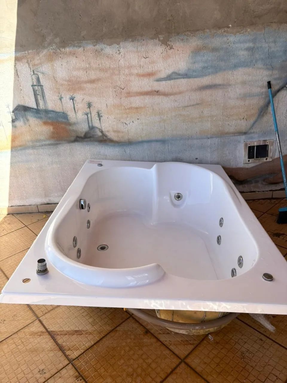 BANHEIRA HIDROMASSAGEM OURO FINO 1.80m X 1.28m COM BOMBA  - Foto 4