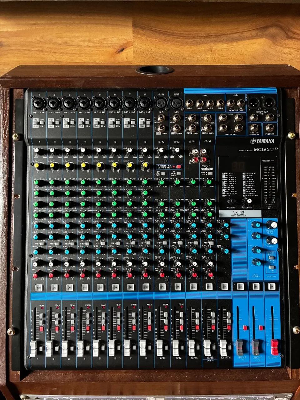 Console Yamaha MG16XU