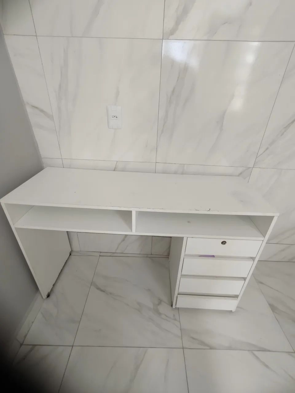 Mesa para Manicure com acessórios e luminária  - Foto 2